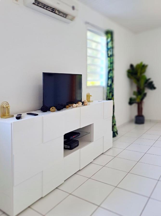 Grand Studio Meuble De 35M² Leilighet Fort-de-France Eksteriør bilde